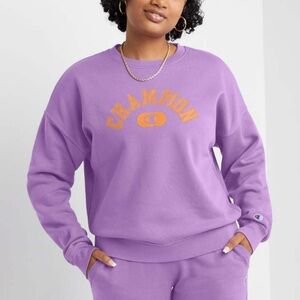 Champion Women's Powerblend Vintage Wash Crew Sweatshirt Purple M